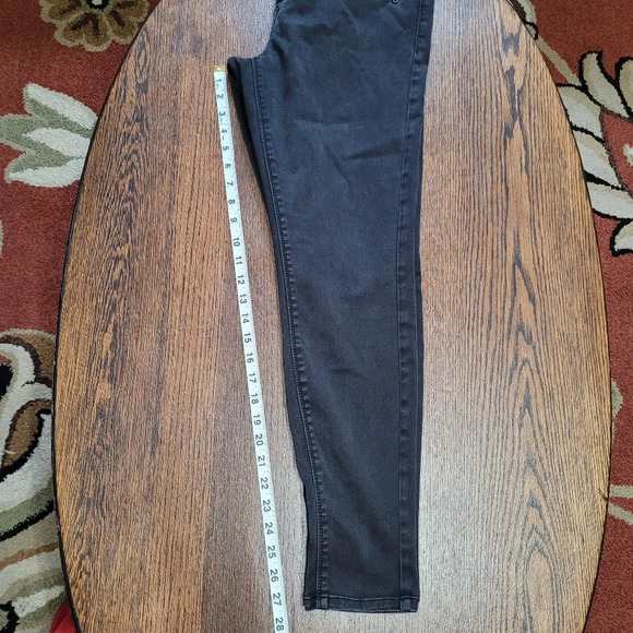 Seven7 Faded Black Distressed Legging Jeans Size Women's 12 - Picture 7 of 11